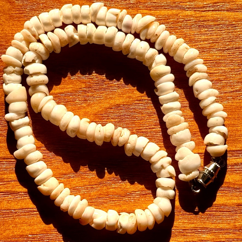 1970s Vintage Original Hawaiian Puka Shell Necklace Choker Surfer Boho Tiki